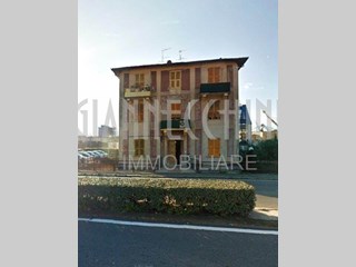 Appartamento in Vendita a La Spezia, zona Canaletto, 230'000€, 145 m²