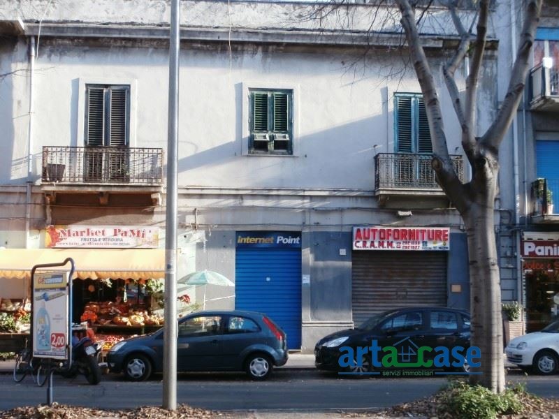 Negozio in Affitto a Messina, 600€, 45 m²