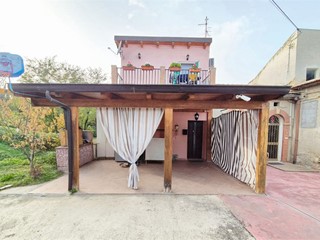 Casa Semi Indipendente in Vendita a Giuliano Teatino, 75'000&euro;, 125 m²