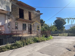 Appartamento in Vendita a Palermo, 105'000€, 270 m²