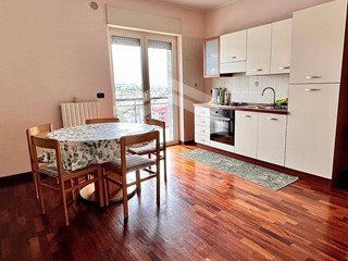 Trilocale in Affitto a Campobasso, 600€, 70 m²