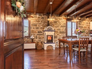 Casa Indipendente in Vendita a Frisanco, 260'000&euro;, 123 m²