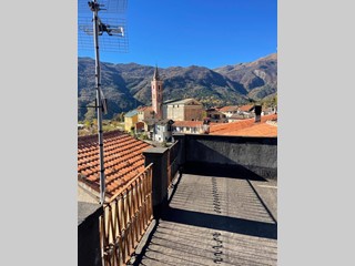Rustico in Vendita a Cosio d'Arroscia, 42'000&euro;, 148 m²