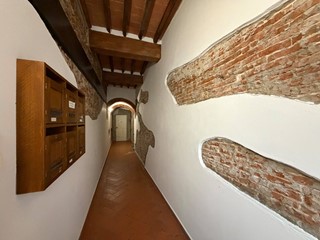 Quadrilocale in Vendita a Pontedera, 69'000&euro;, 85 m²