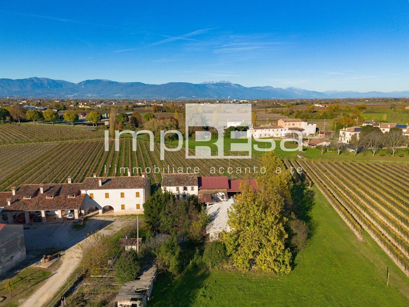 Rustico in Vendita a Fontanelle, 139'000&euro;, 171 m²