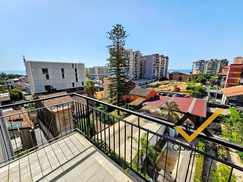 Quadrilocale in Affitto a Catania, 690€, 95 m²