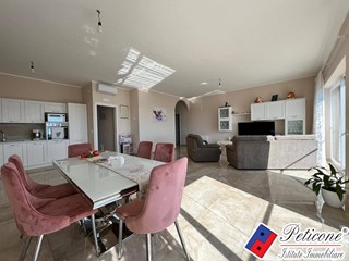 Quadrilocale in Vendita a Monte San Biagio, 190'000€, 153 m²