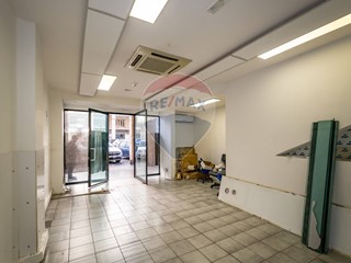 Immobile commerciale in Affitto a Palermo, 1'350&euro;, 132 m²