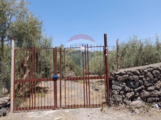 Terreno agricolo in Vendita a Belpasso, 50'000€, 11213 m²