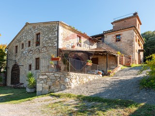 Appartamento in Vendita a Rapolano Terme, 1'500'000€, 350 m², con Box