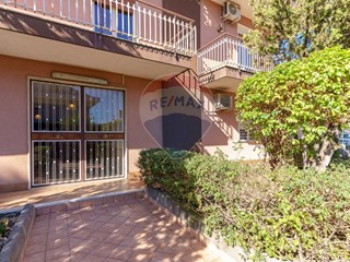 Trilocale in Vendita a Gravina di Catania, 118'000€, 108 m²