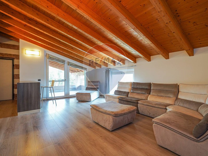 Appartamento in Vendita a Stezzano, 345'000€, 163 m²