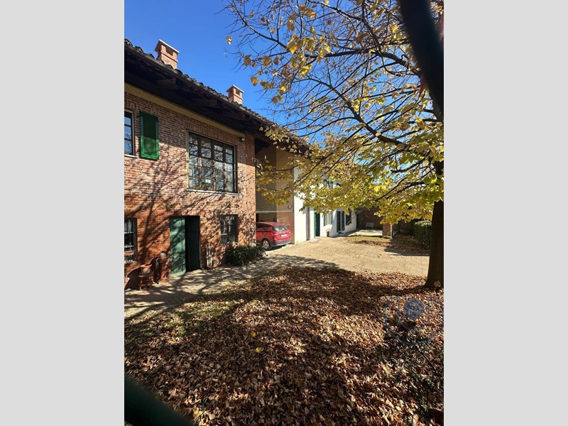 Casa Semi Indipendente in Vendita a Pavarolo, 250'000&euro;, 315 m²