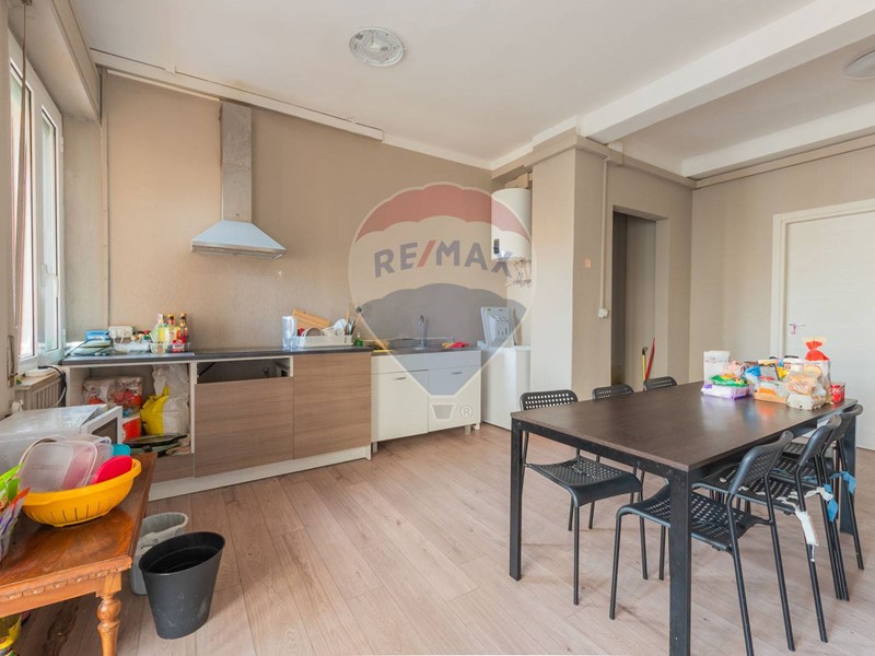 Appartamento in Vendita a Parma, 199'000€, 166 m²