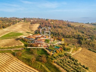 Villa in Vendita a Grazzano Badoglio, 3'980'000&euro;, 2700 m²