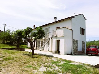 Casa Indipendente in Vendita a Gissi, 79'000&euro;, 182 m²