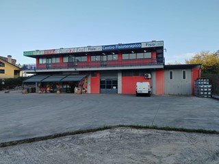 Immobile commerciale in Vendita a Ceccano, 1150 m²