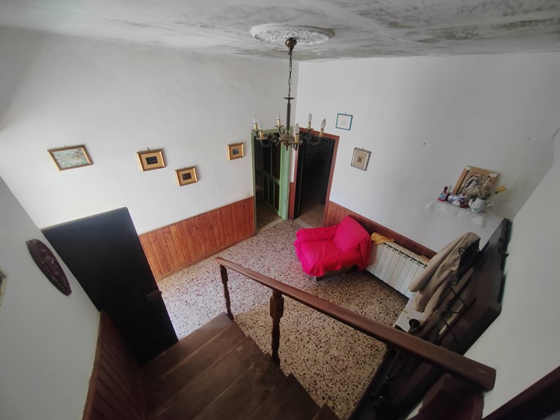 Casa Indipendente in Vendita a Castro dei Volsci, 39'000€, 380 m²