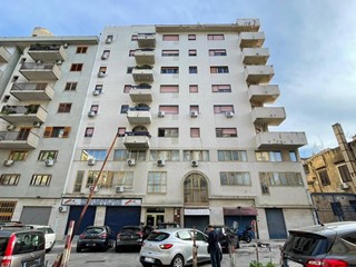 Bilocale in Affitto a Palermo, 570€, 50 m²
