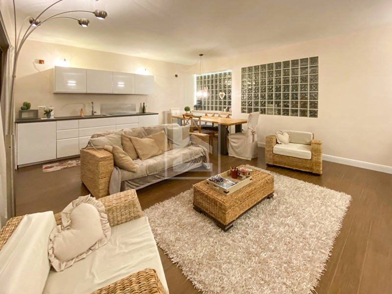 Trilocale in Vendita a Desenzano del Garda, 380'000&euro;, 85 m²