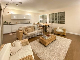 Trilocale in Vendita a Desenzano del Garda, 380'000&euro;, 85 m²