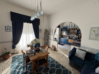 Appartamento in Vendita a Fermo, 110'000€, 150 m²