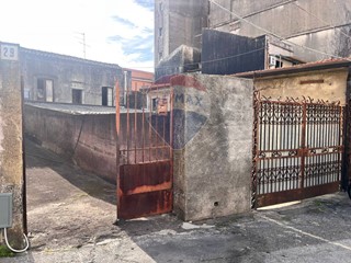 Casa Indipendente in Vendita a Catania, 95'000&euro;, 104 m²