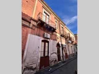 Quadrilocale in Vendita a Catania, 50'000€, 62 m²