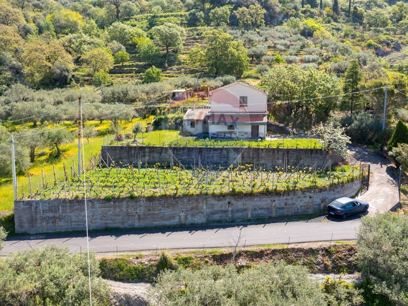 Terreno agricolo in Vendita a Castelmola, 108'000&euro;, 14700 m²