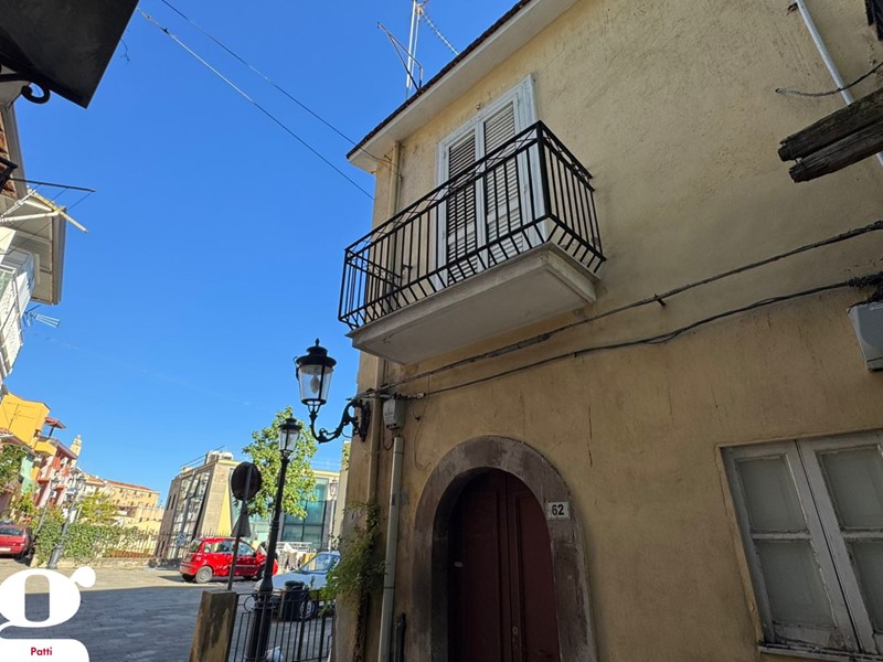 Casa Indipendente in Vendita a Patti, 70'000&euro;, 130 m², arredato