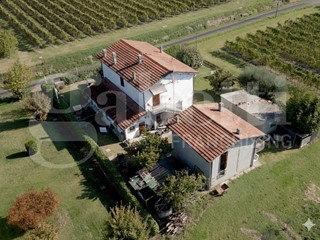 Casa Indipendente in Vendita a Solarolo, 197'000€, 230 m²