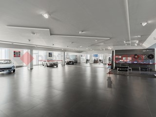 Negozio in Affitto a Cassino, 1500 m²