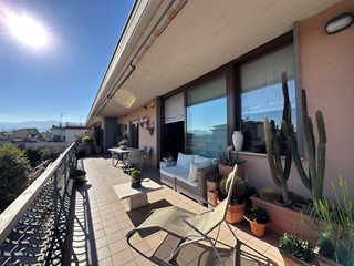 Appartamento in Vendita a Roma, 350'000€, 190 m²