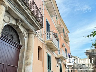 Quadrilocale in Vendita a Patti, 95'000&euro;, 150 m², arredato