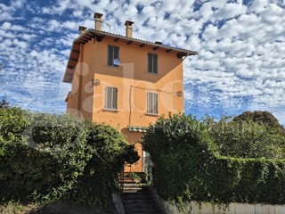 Appartamento in Vendita a Gubbio, 85'000€, 110 m²