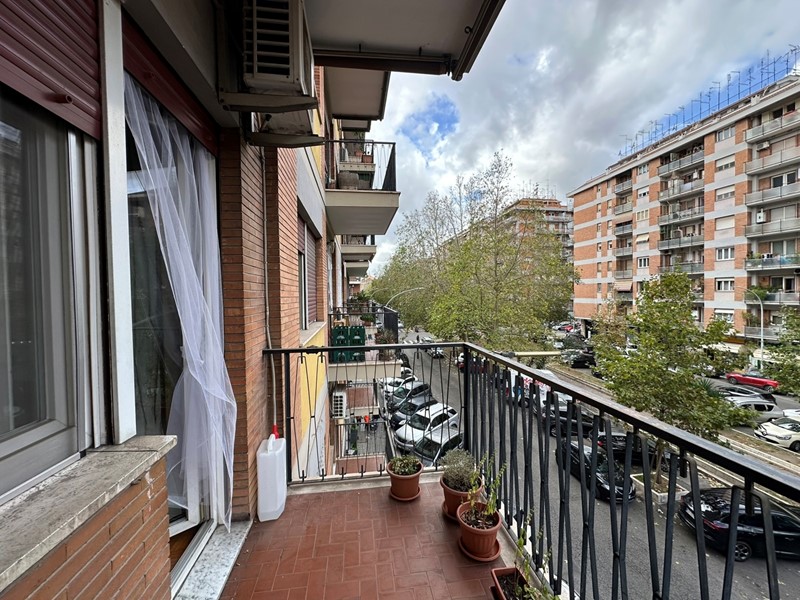 Trilocale in Vendita a Roma, 410'000€, 107 m²