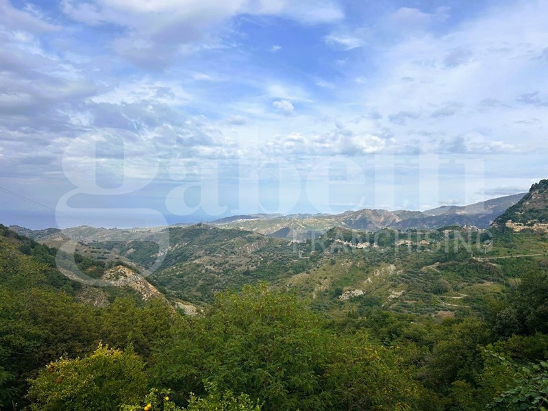 Casa Indipendente in Vendita a Rometta, 38'000€, 192 m²