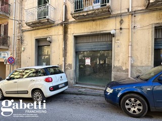 Negozio in Vendita a Patti, 35'000&euro;, 140 m²