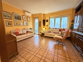 Quadrilocale in Vendita a Cesano Boscone, 387'000&euro;, 140 m²