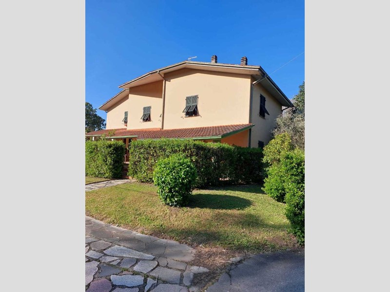 Casa Semi Indipendente in Vendita a Ameglia, zona Bocca Di Magra, 380'000&euro;, 120 m²