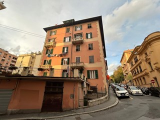Appartamento in Vendita a Genova, zona San Fruttuoso, 160'000&euro;, 116 m²
