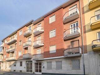 Trilocale in Vendita a Venaria Reale, 149'000&euro;, 85 m², arredato, con Box