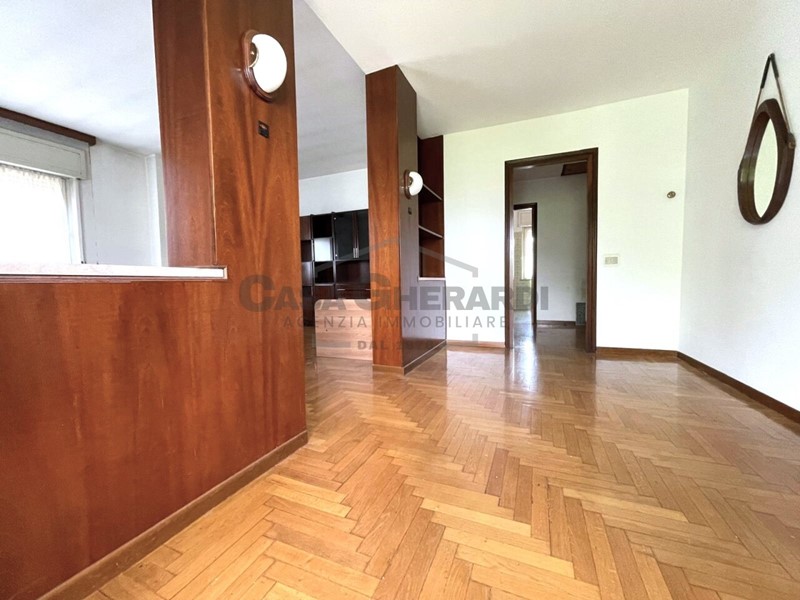 Trilocale in Vendita a Curno, 149'500&euro;, 152 m², con Box