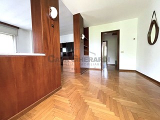 Trilocale in Vendita a Curno, 149'500&euro;, 152 m², con Box