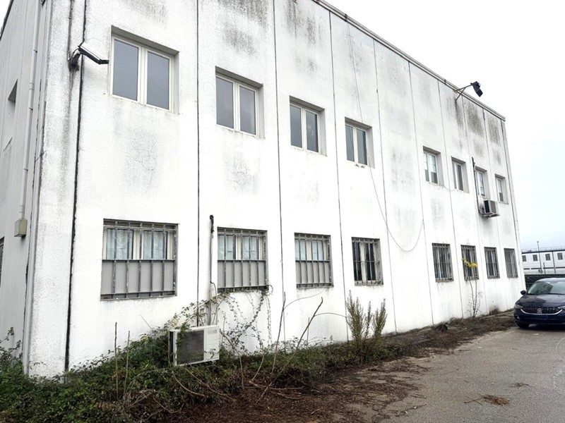 Capannone in Vendita a Ferentino, 1'800'000€, 2160 m²