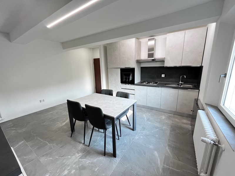 Trilocale in Vendita a Modena, 189'000€, 74 m², arredato