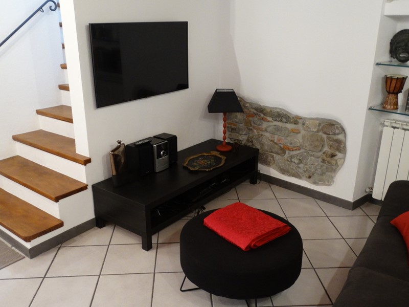 Casa Indipendente in Vendita a Luni, zona Nicola, 190'000€, 128 m²