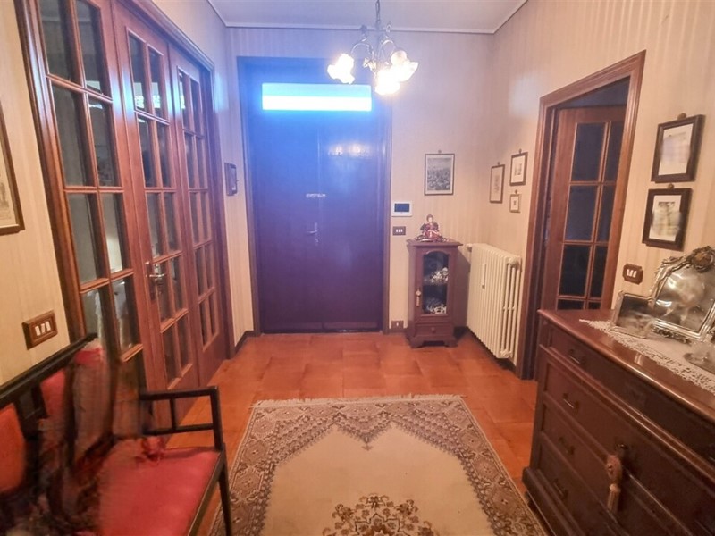 Casa Indipendente in Vendita a Lesignano de' Bagni, 398'000&euro;, 290 m², con Box