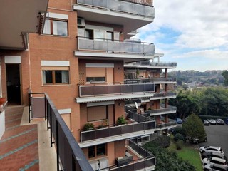 Appartamento in Vendita a Roma, zona Boccea, 385'000€, 150 m², con Box