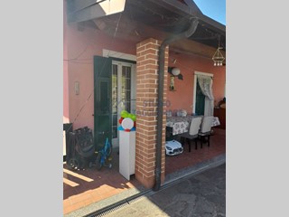 Casa Indipendente in Vendita a Imperia, 280'000&euro;, 90 m²